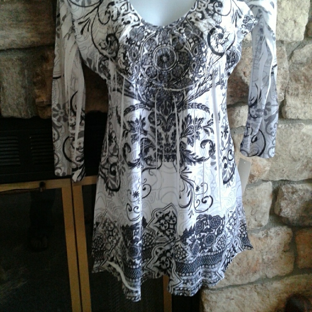 NWT Beautiful One World top